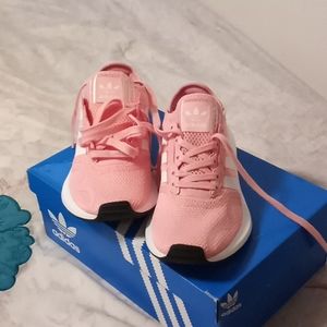 Girl sneakers Adidas pink
